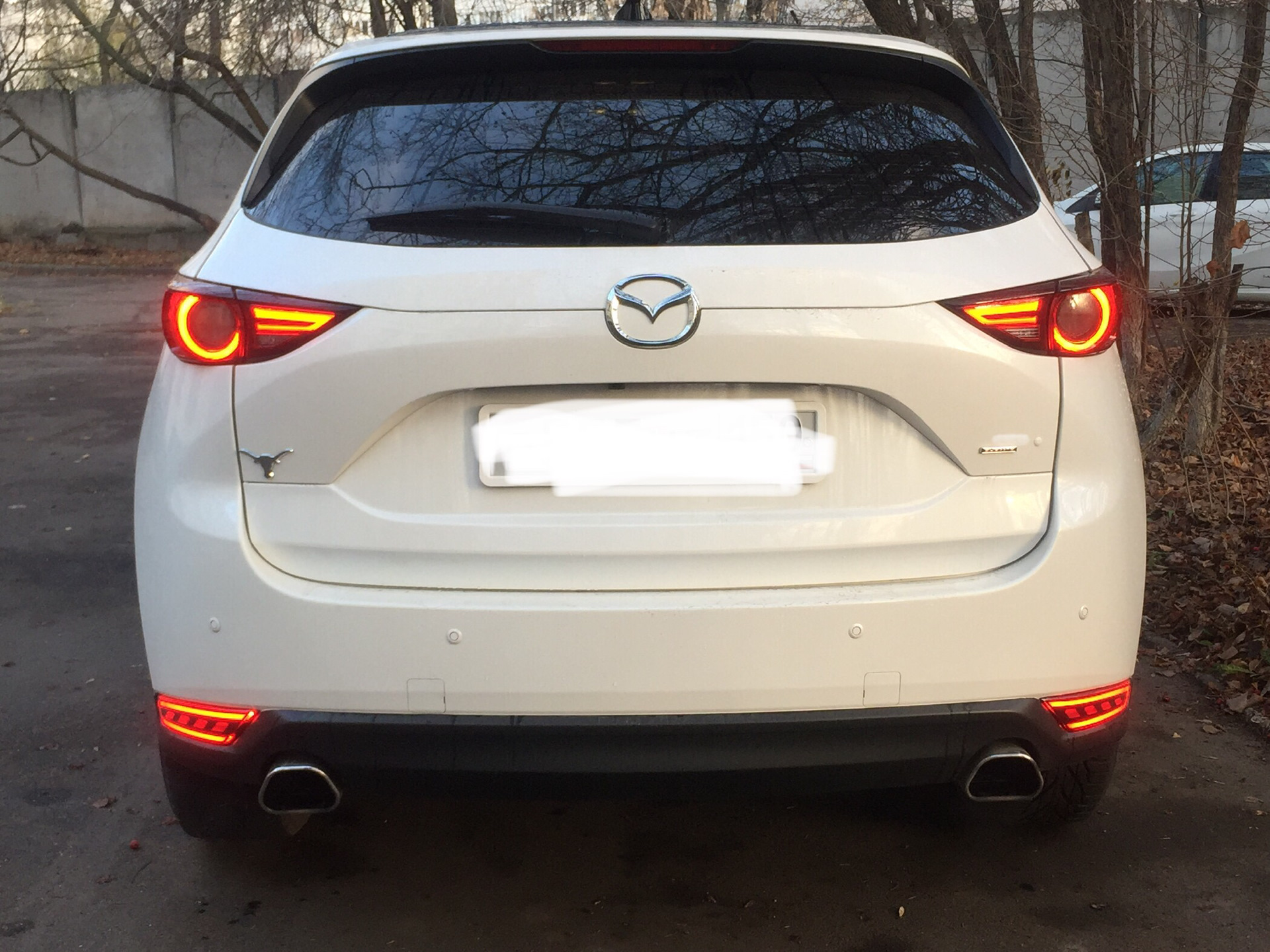 Задние диодные фонари в бампер — Mazda CX-5 (2G), 2,5 л, 2017 года ...
