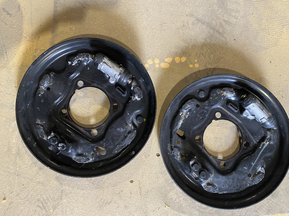 Тормозные цилиндры с тарелками на Toyota Allex, Toyota Corolla Spacio (E121), Toyota Corolla RunX, Toyota Corolla Fielder (E120). Б/у | 800 ₽ в городе Новосибирск | DRIVE2