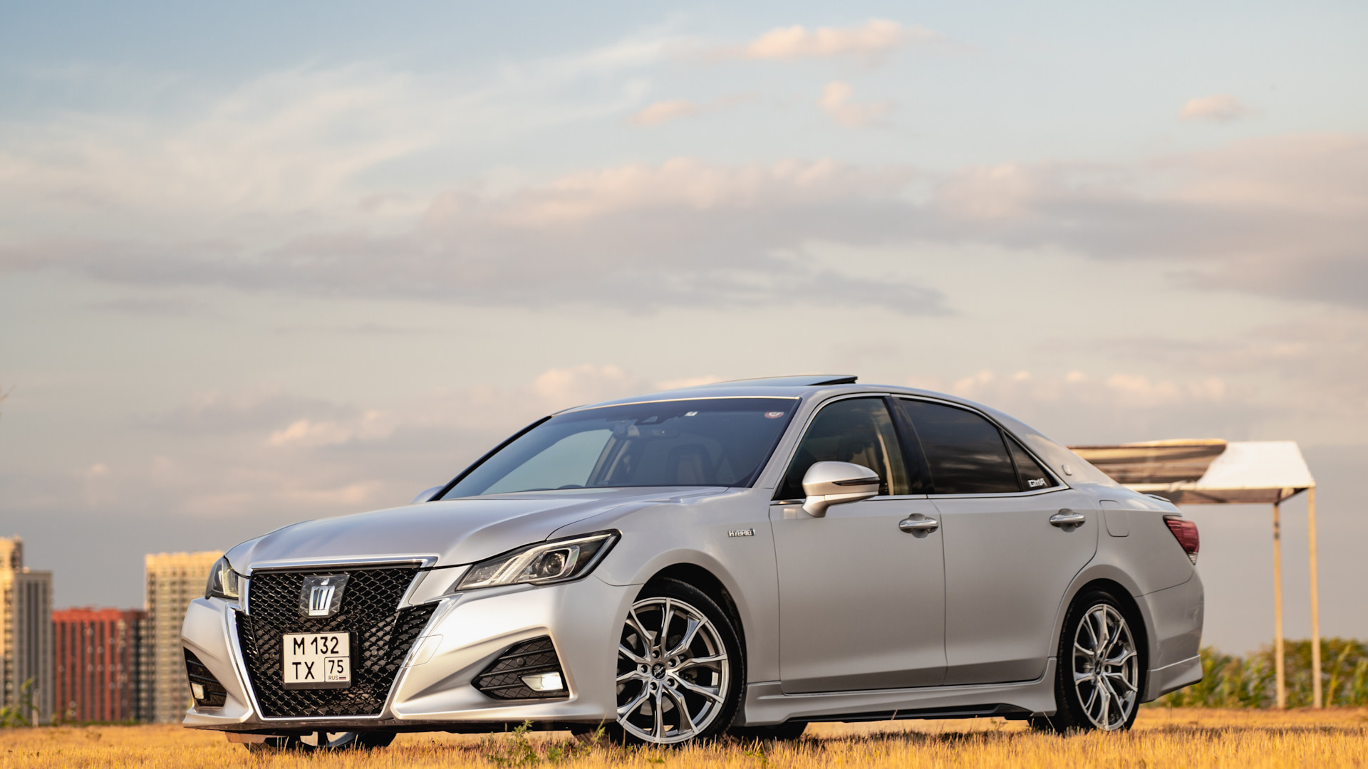 Toyota Crown (S210) 2.5 гибридный 2017 | Жирный рестайлинг😎 на DRIVE2