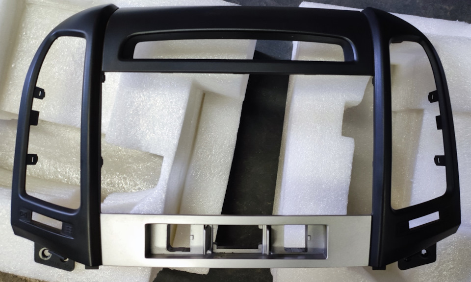 Рамка магнитолы Hyunday Santa Fe 2 на Hyundai Santa Fe (2G). Б/у | 1 ...