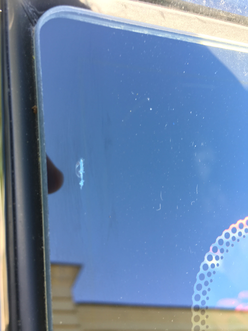 Что это такое, лобовое стекло отклеивается? — KIA Rio (3G), 1,6 л, 2017 ...