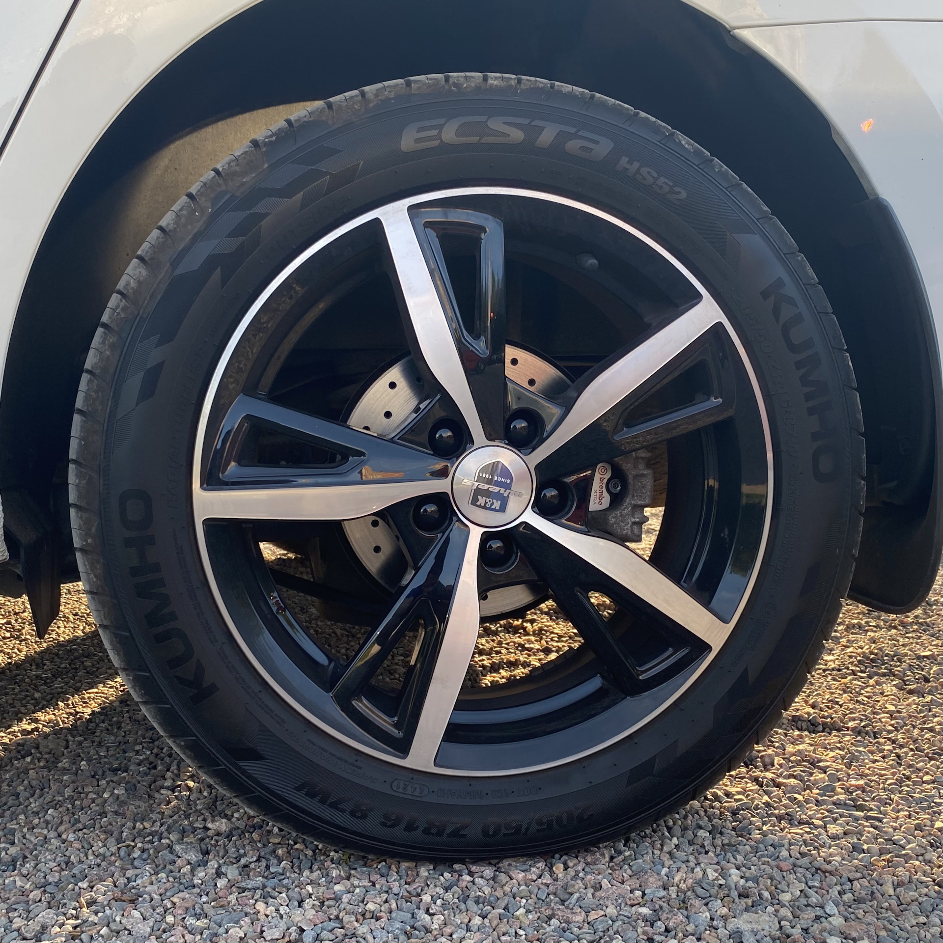 Тормозные диски и колодки Brembo Xtra — Skoda Rapid (1G), 1,4 л, 2016 ...