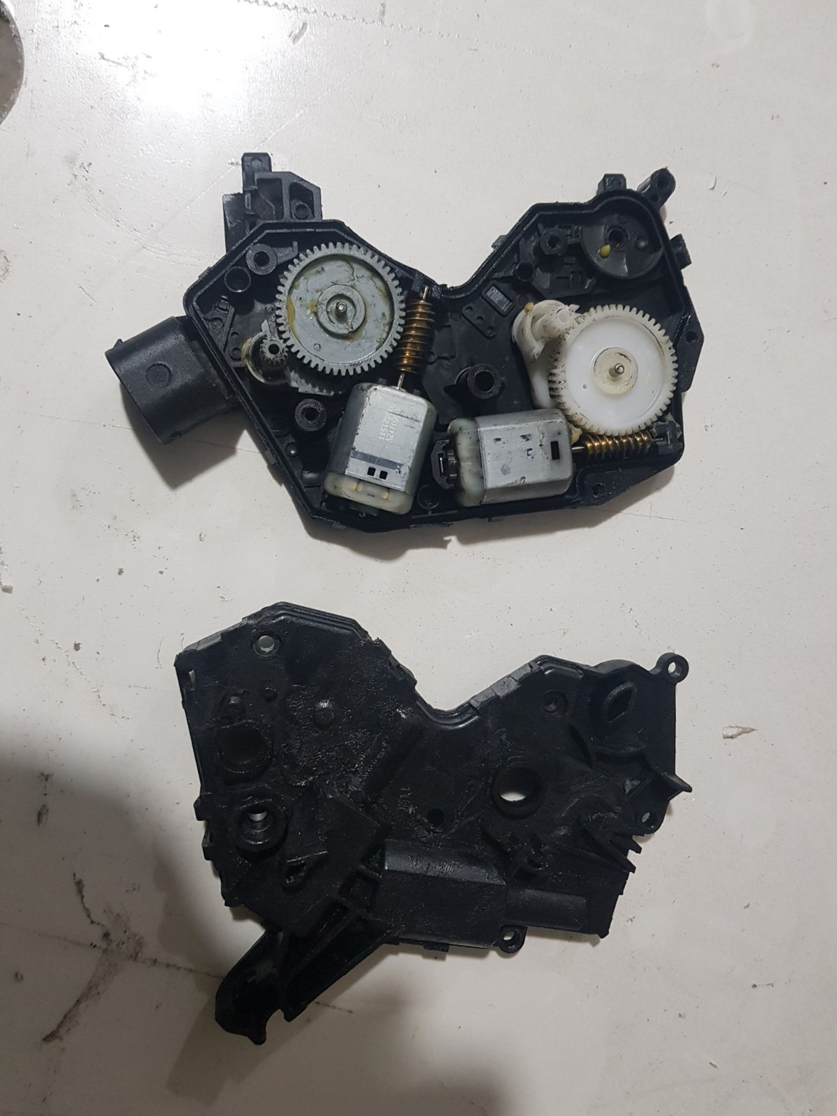 Ремонт с полным разбором дверного замка Е53 — BMW X5 (E53), 3 л, 2001 ...