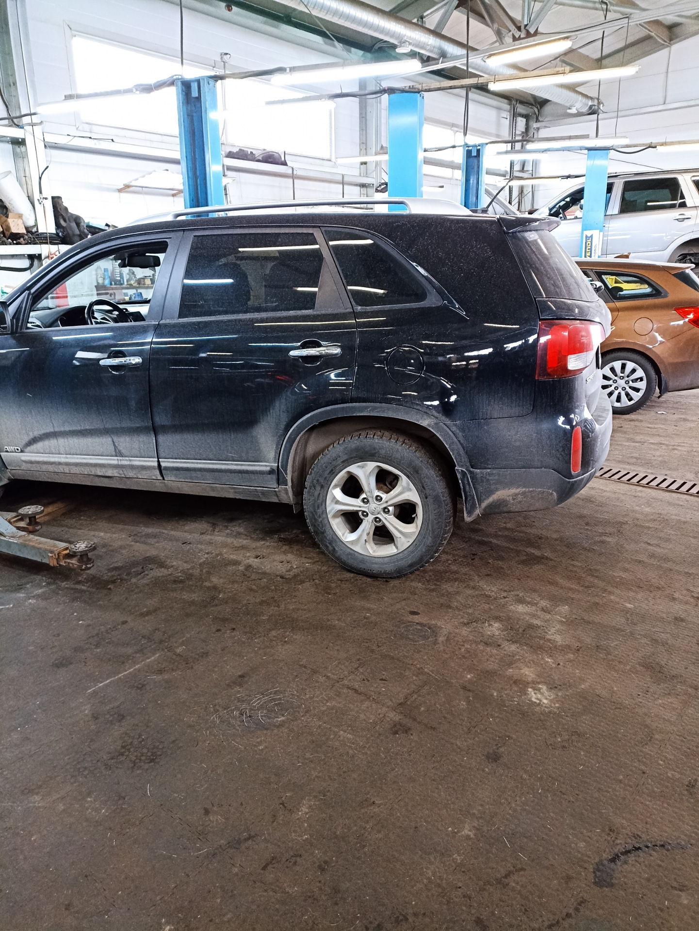 Махнул задние пружины — KIA Sorento (2G), 2,2 л, 2018 года | визит на ...