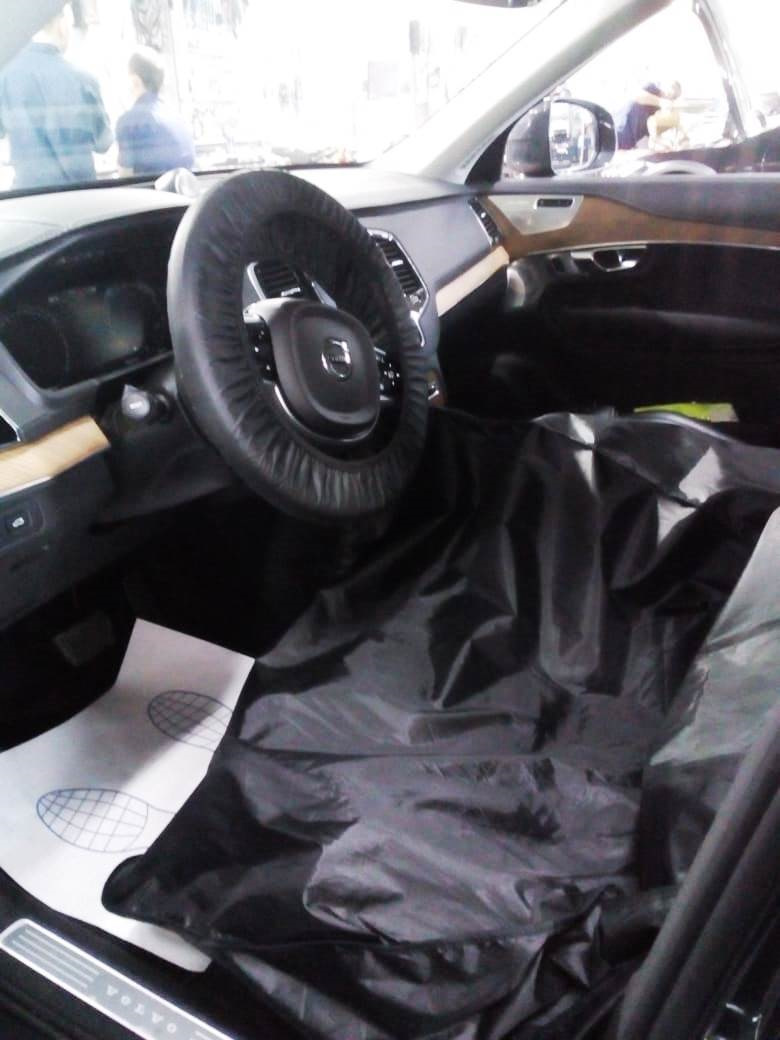 вот думаю попросить их как нибудь оставить мне пару комплектов накидок на сиденье и руль- когда сам что-то в машине делаю… — Volvo XC90 (2G)