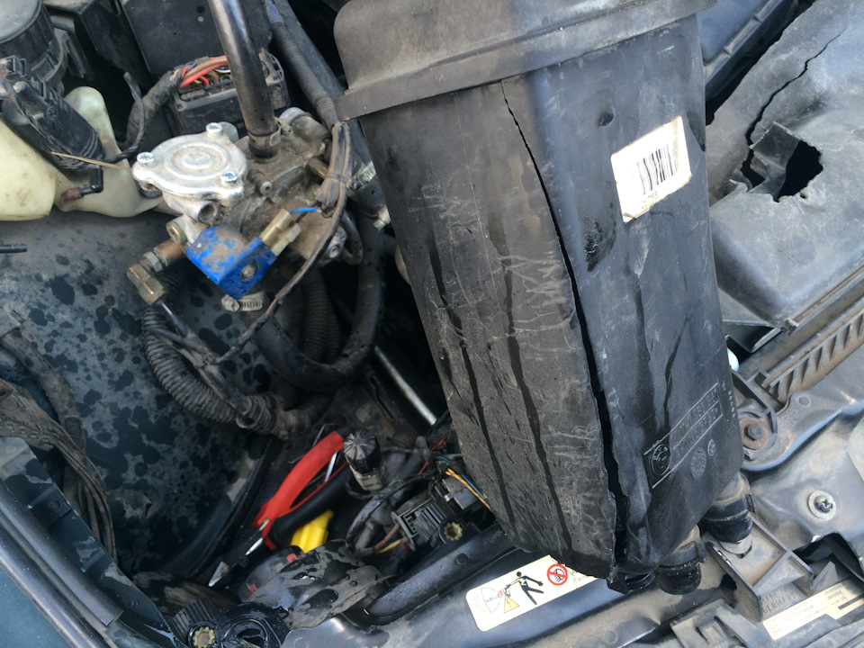 лопнул расширительный бачок — BMW 5 series (E39), 2,8 л, 1999 года ...