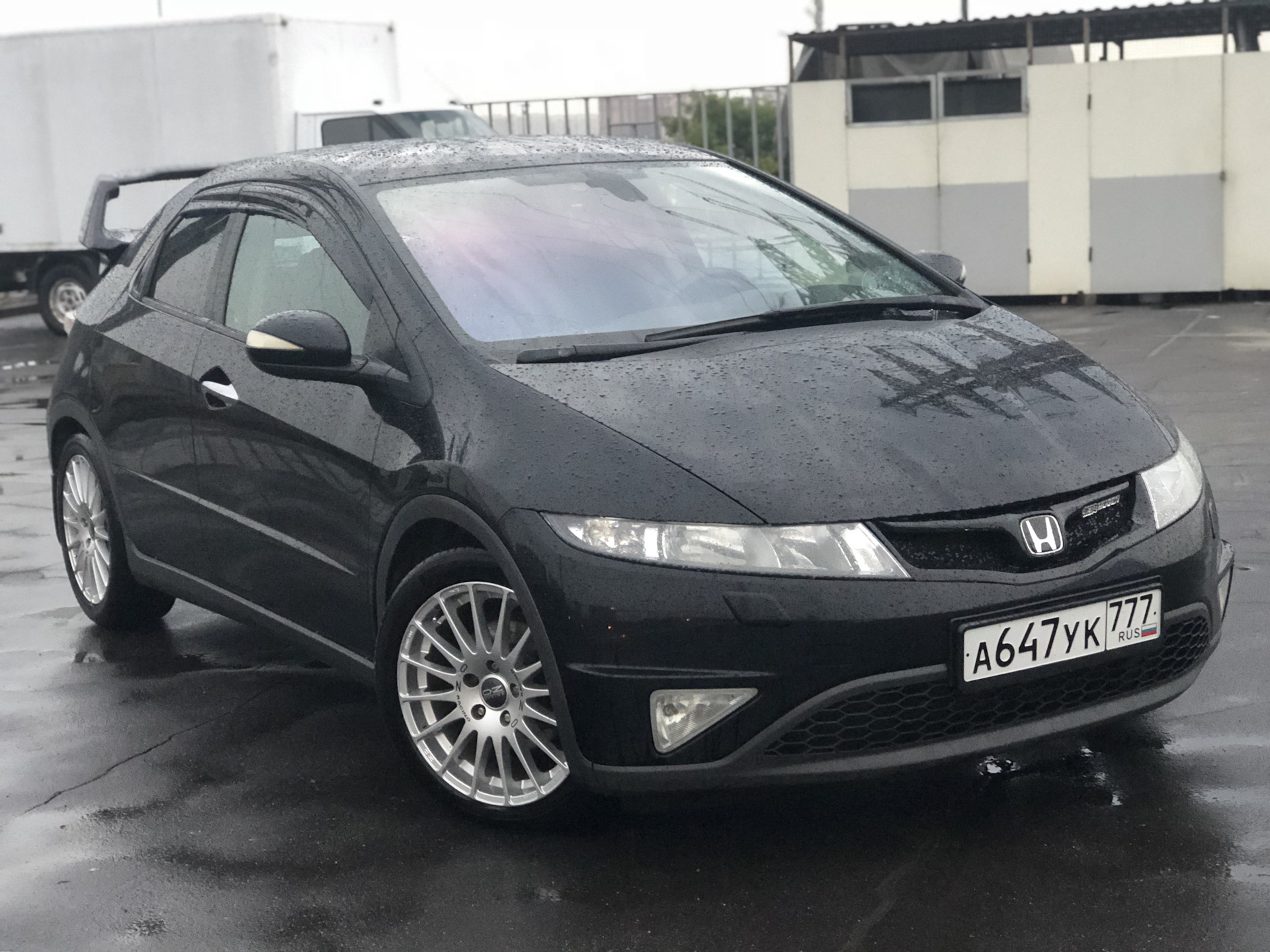 Решетка цивик 5д. Решетка цивик 5д. Honda civic 5d глушитель. Решетка цивик 5д. Решетка радиатора honda civic 5d.
