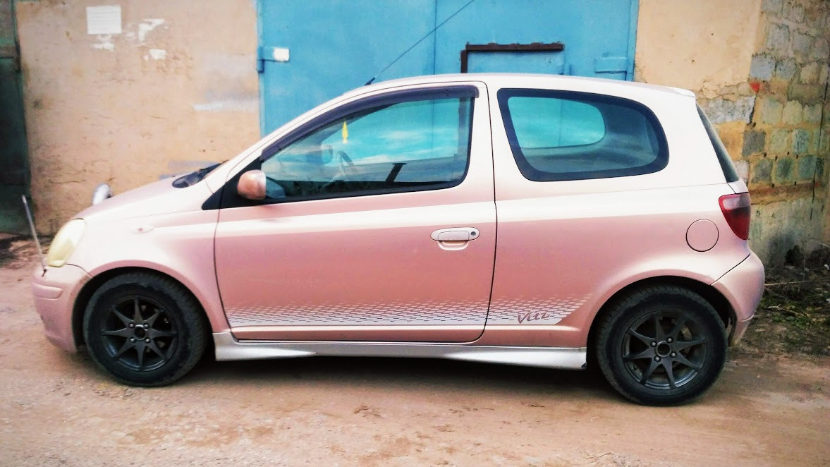 Toyota Vitz Pink