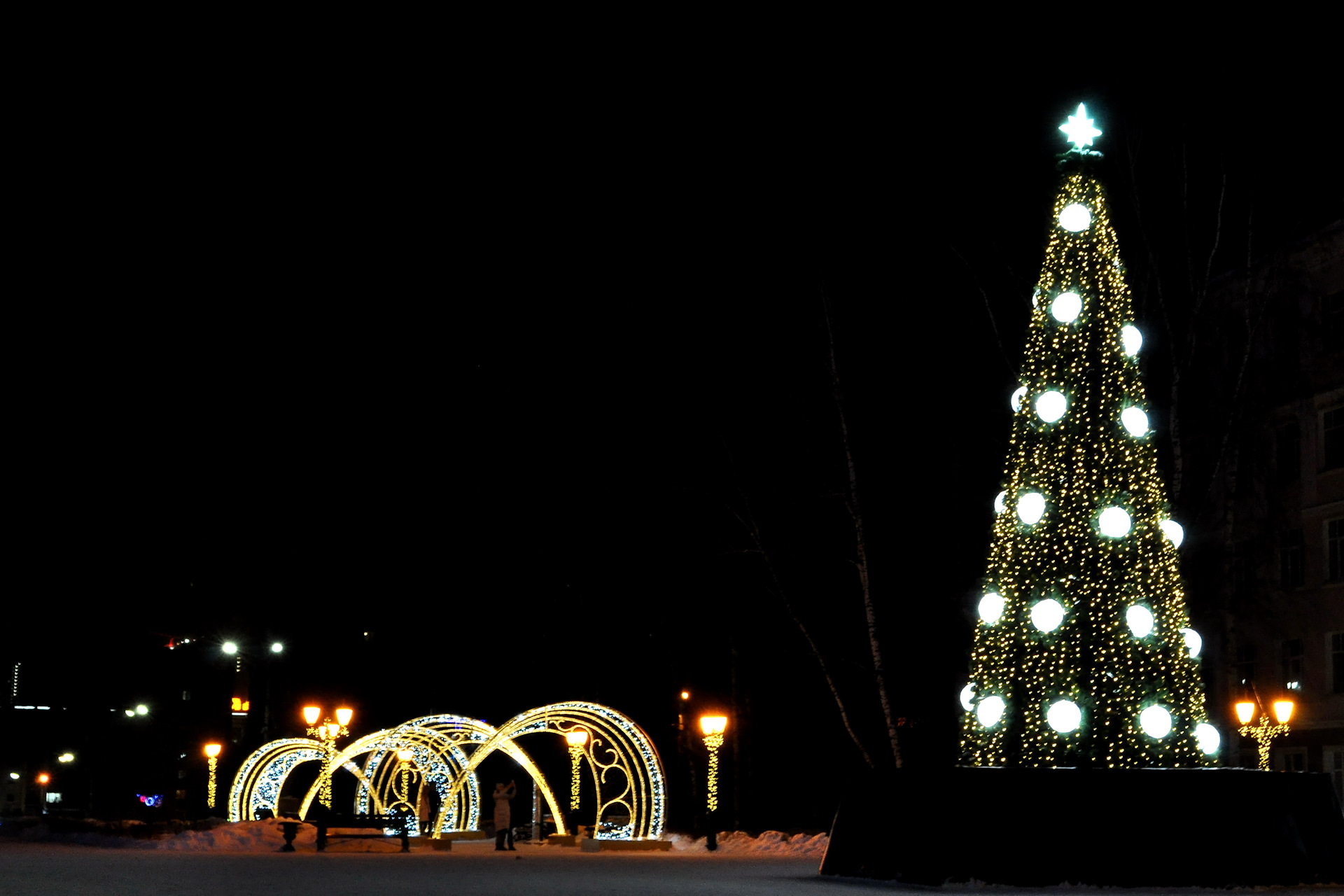 Новогодняя пермь. Эспланада Пермь. Елка в Перми. Новогодняя Пермь 2019. Рождественская Пермь.