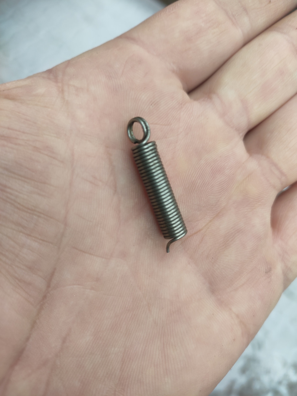 Доводчик багажника. Всё как у всех. — Audi Q7 (1G), 3 л., 2007 года ...