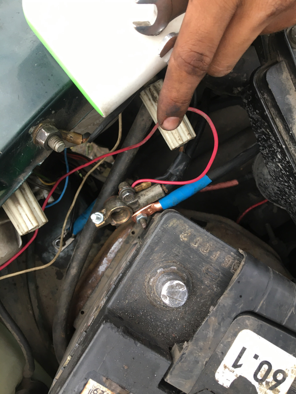 Доп масса на ваз 2114. Доп масса на вазе. Провод массы двигателя ваз 2114. Дополнительная масса на генератор ваз 2112. Доп масса на вазе.