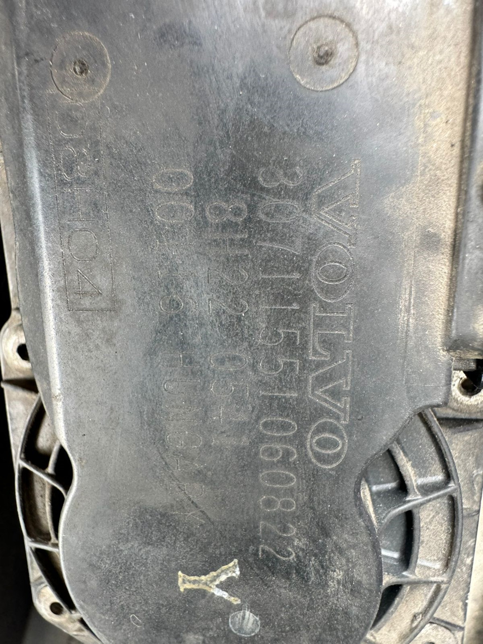 30711551060822 — Volvo S60 (1G). Запчасти на фото: 228090