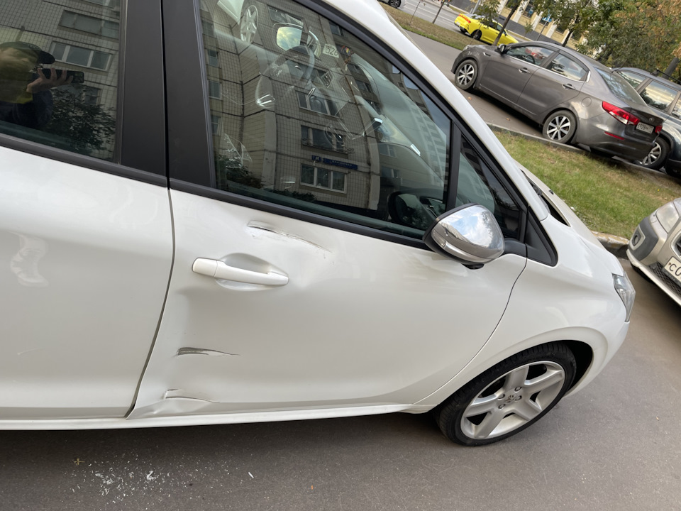 Бабах в дверь! Посоветуйте кузовной сервис в Москве или МО — Peugeot ...