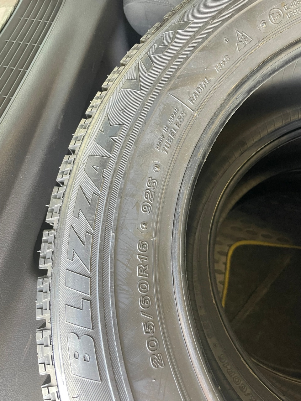 Шины зимние Bridgestone Blizzak VRX 205/60R16 92S (липучка ...