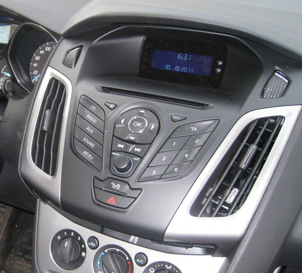 Магнитофон форд фокус. Штатная магнитола Форд фокус 3 2011. Магнитола рп3 на Форд фокус 3. Штатная мультимедиа на Форд фокус 3. Ford Focus 3 штатный магнитофон.