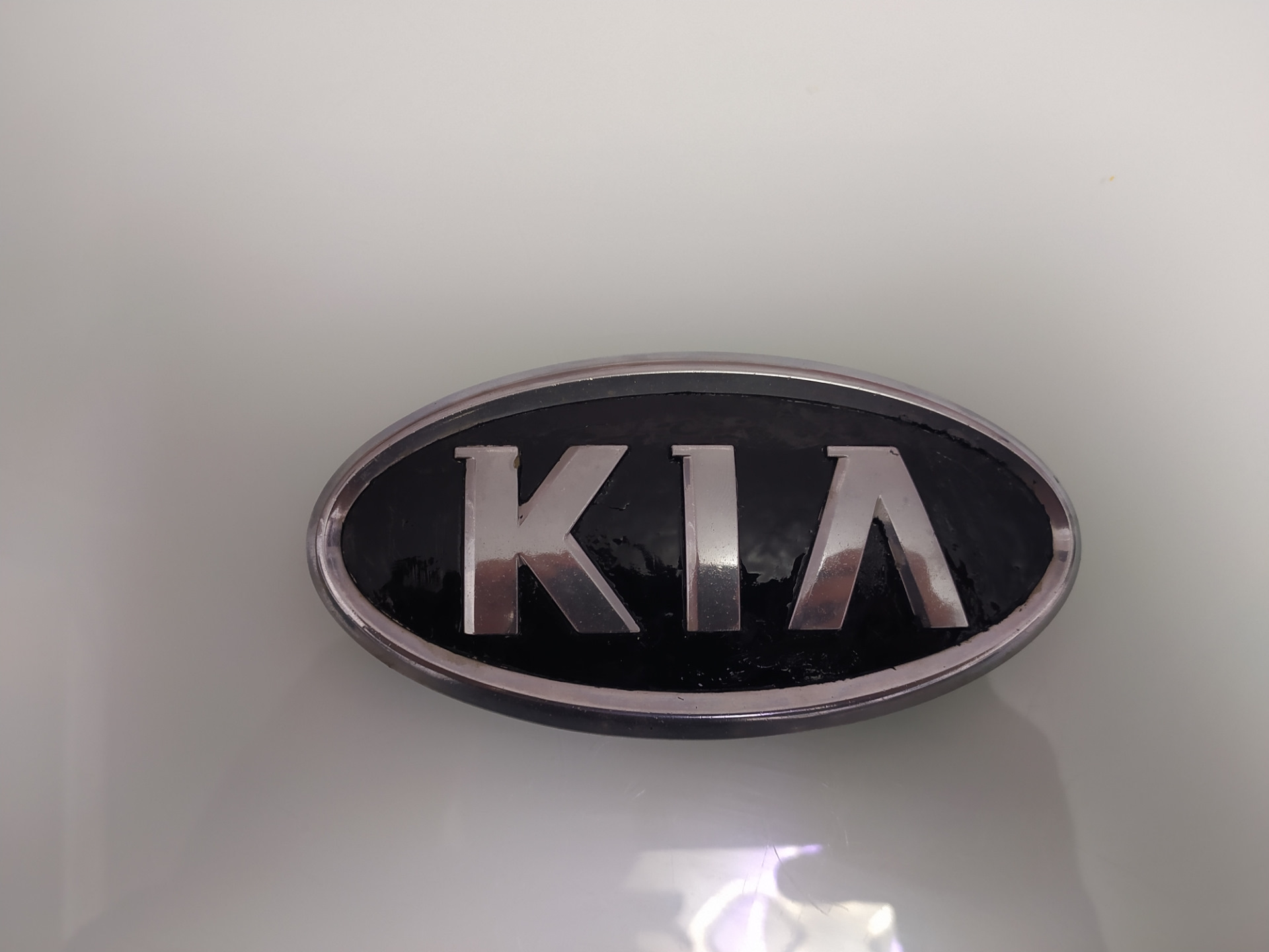 Значёк Kia — KIA Rio (2G), 1,4 л, 2009 года | стайлинг | DRIVE2