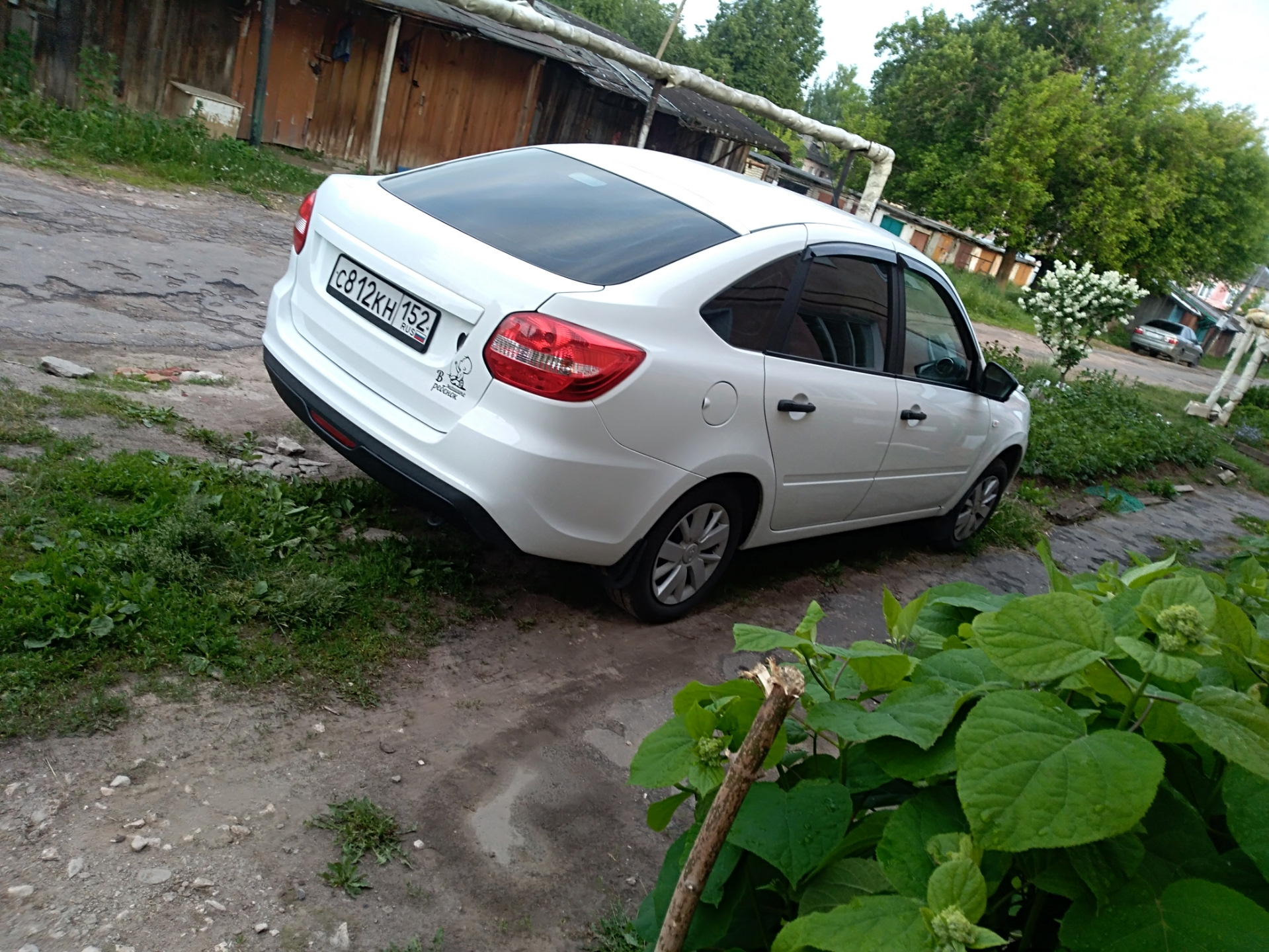 Задний бампер Granta FL лифтбек — LADA Гранта Лифтбек (2-е поколение ...
