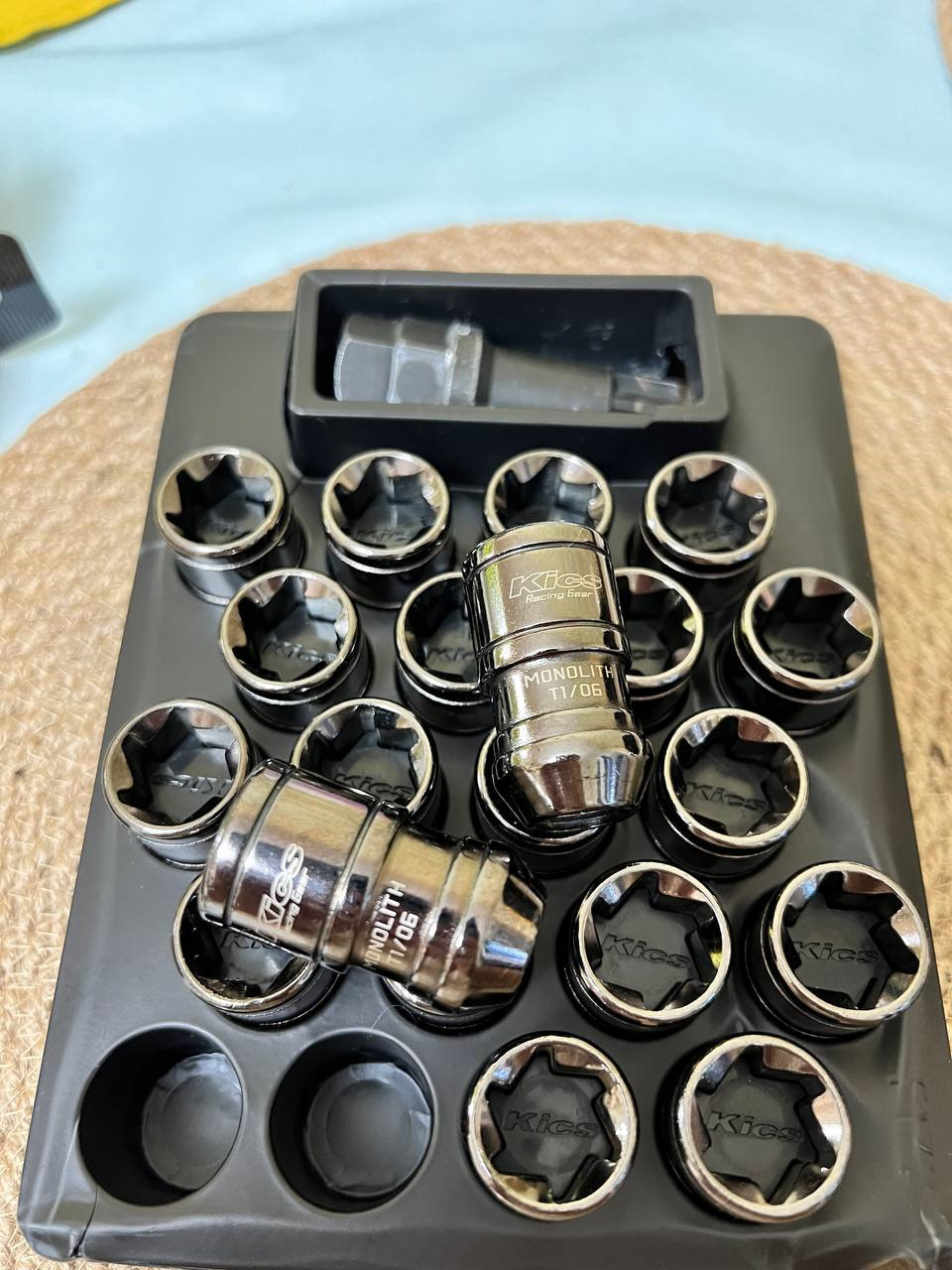 Kics Monolith T1/06 — Honda Civic Hatchback (9G)