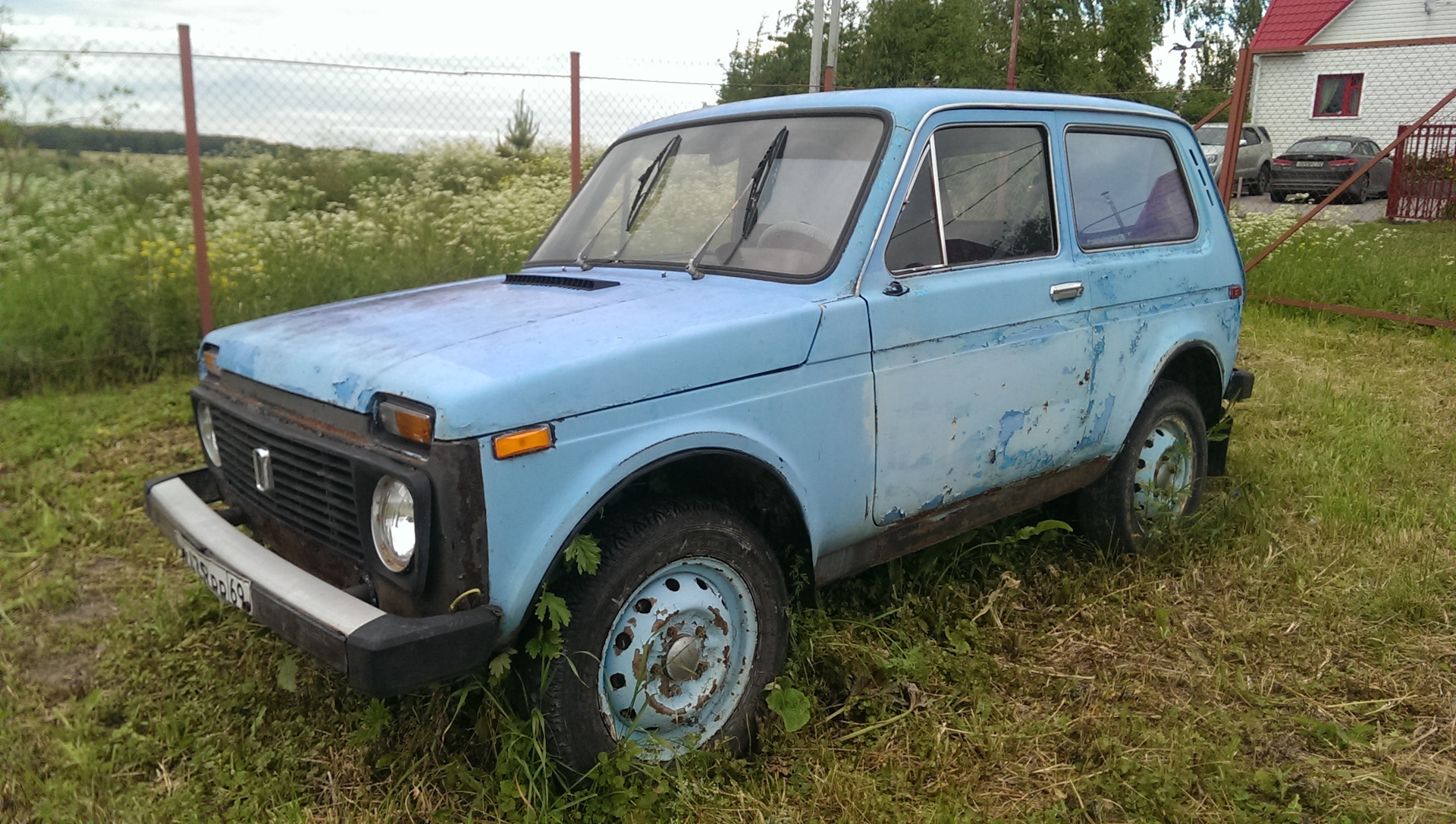 Голубая нива. Нива голубая 1987. Нива голубая Планета 418 металлик. 21211 Niva голубая.