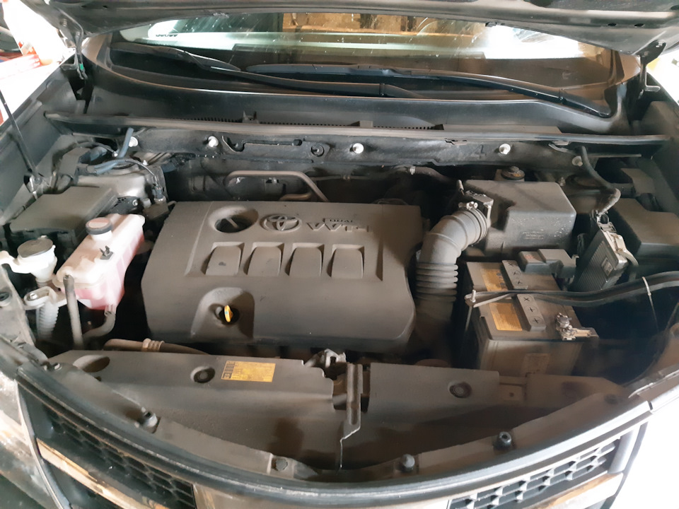 Фото в бортжурнале Toyota RAV4 (IV)