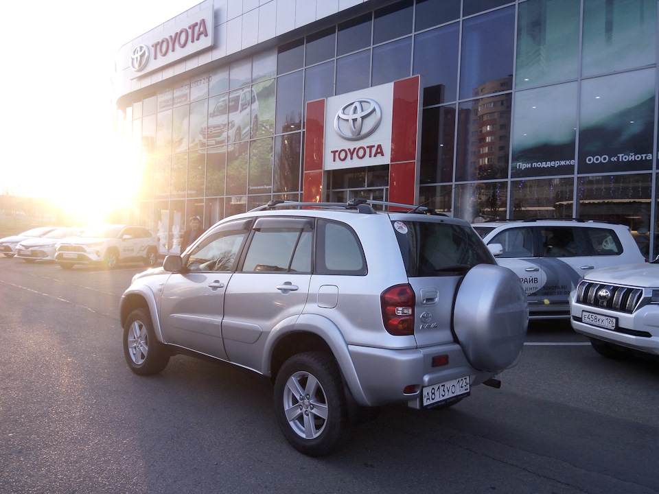 Замена пиропатрона — Toyota RAV4 (II), 2 л, 2004 года | визит на сервис ...