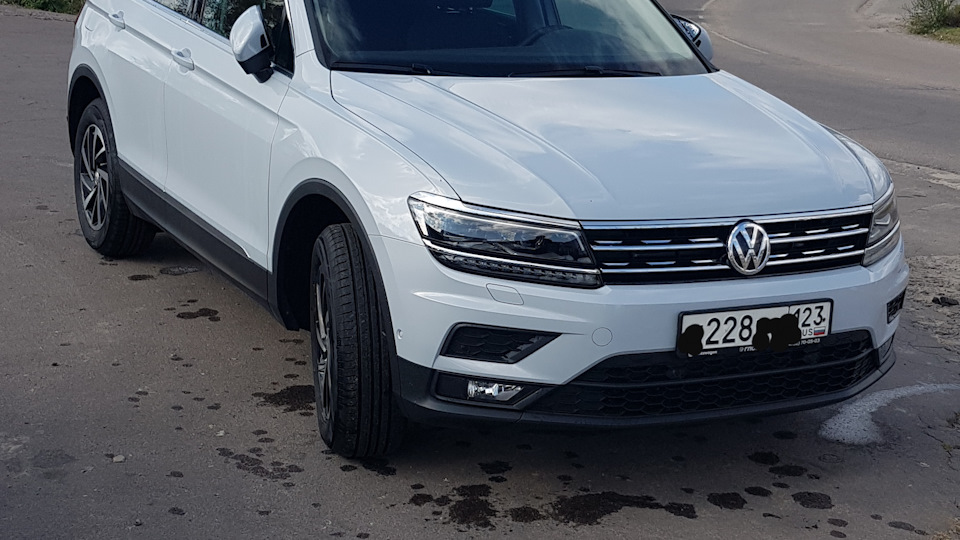 Тигуан полный привод. Фольксваген Тигуан 2 литра дизель. Volkswagen Tiguan белый дизель. Tiguan 2 литра дизель 2012. Тигуан 2 литра дизель 2019.