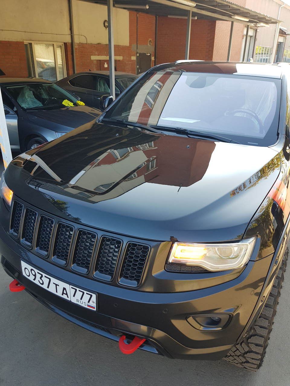 Замена капота — Jeep Grand Cherokee (WK2), 3,6 л, 2013 года | кузовной  ремонт | DRIVE2