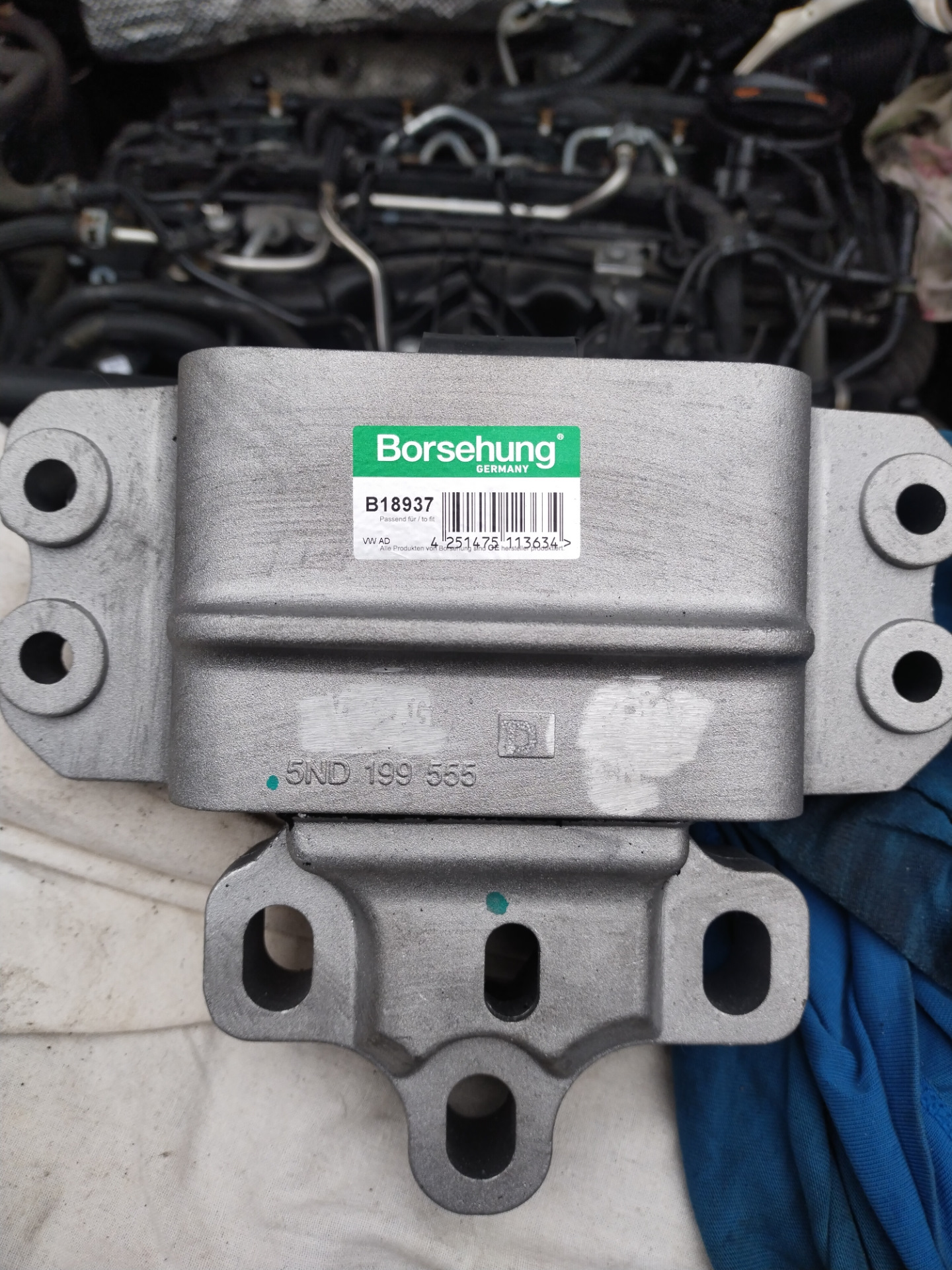 Замена опоры АКПП — Volkswagen Tiguan (1G), 2 л, 2012 года | поломка ...