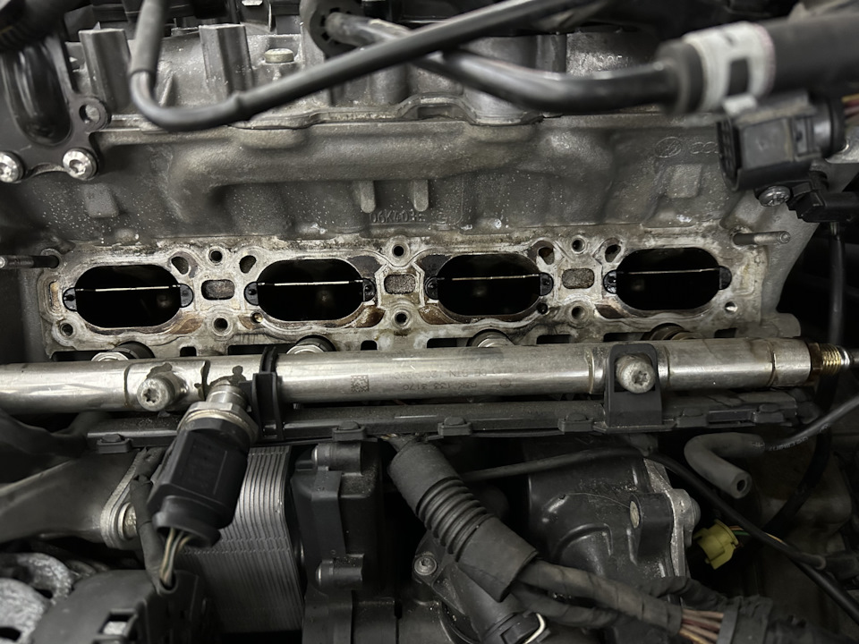 Подсос воздуха впускного коллектора — Audi A5 (1G), 1,8 л, 2012 года ...