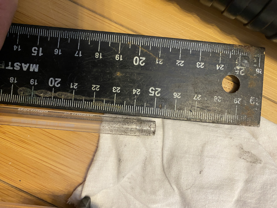 Пишут что норма 15-20 мм. У меня 25 мм везде. Откачивать не стал, заводу думаю виднее — Skoda Fabia Mk2