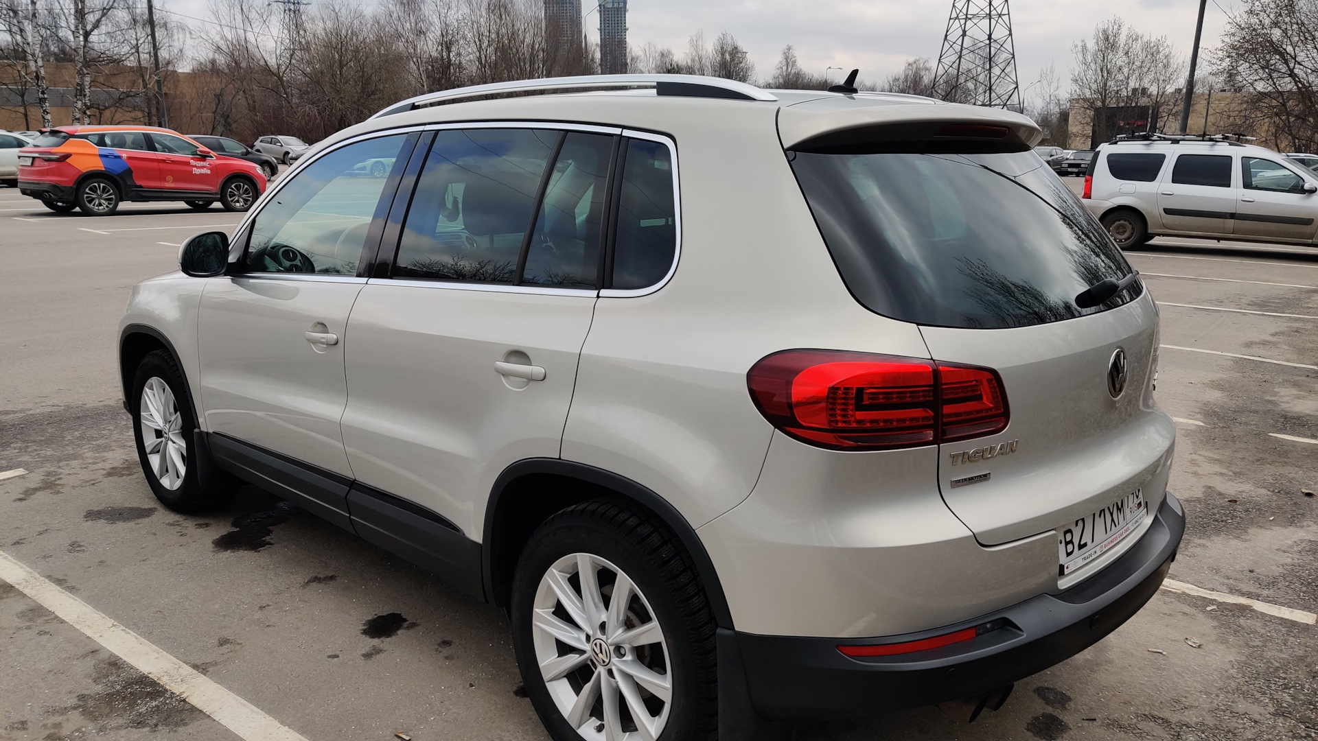 Volkswagen Tiguan (1G) 2.0 бензиновый 2014 | Бодрый дедушка на DRIVE2