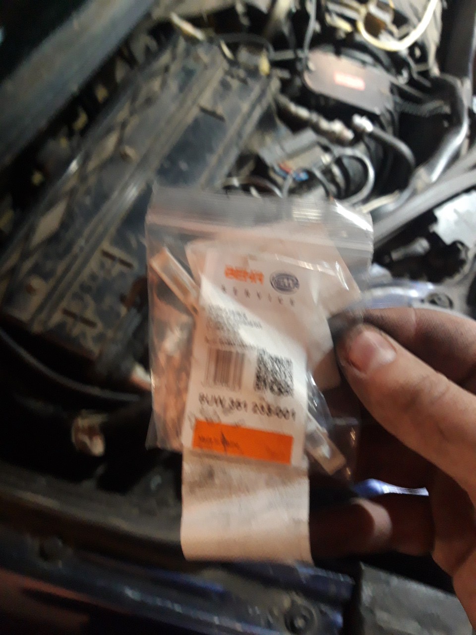 8UW351233001 Расширительная трубка кондиционера HELLA | Запчасти на DRIVE2