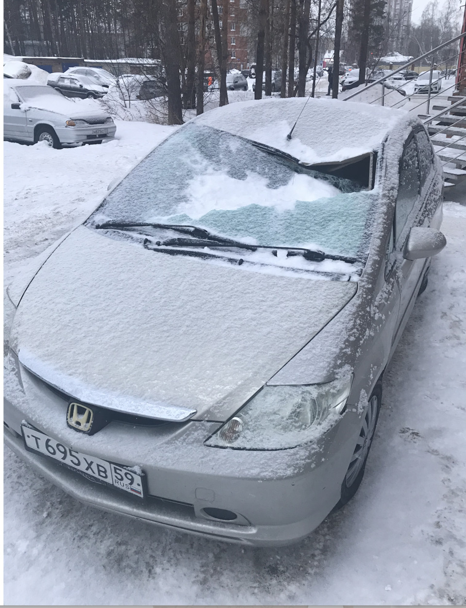 Второй день владения автомобилем! Полиция, ЖКХ, шок, я в ах111е — Honda  City (4G), 1,5 л, 2003 года | поломка | DRIVE2