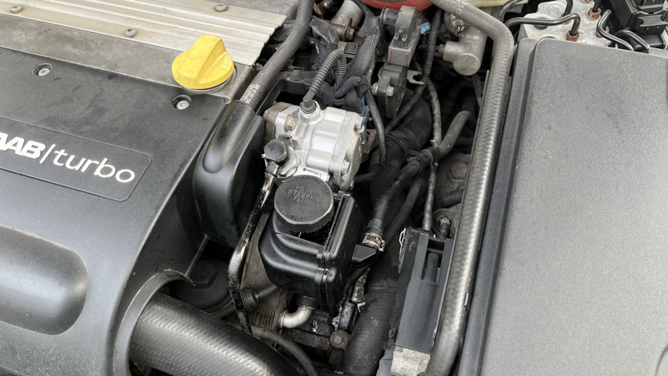 Saab 9-5 двигатель. 0 турбо. Свечи сааб 9-3 2. 5 мотор 2. Система впуска saab 9-5.