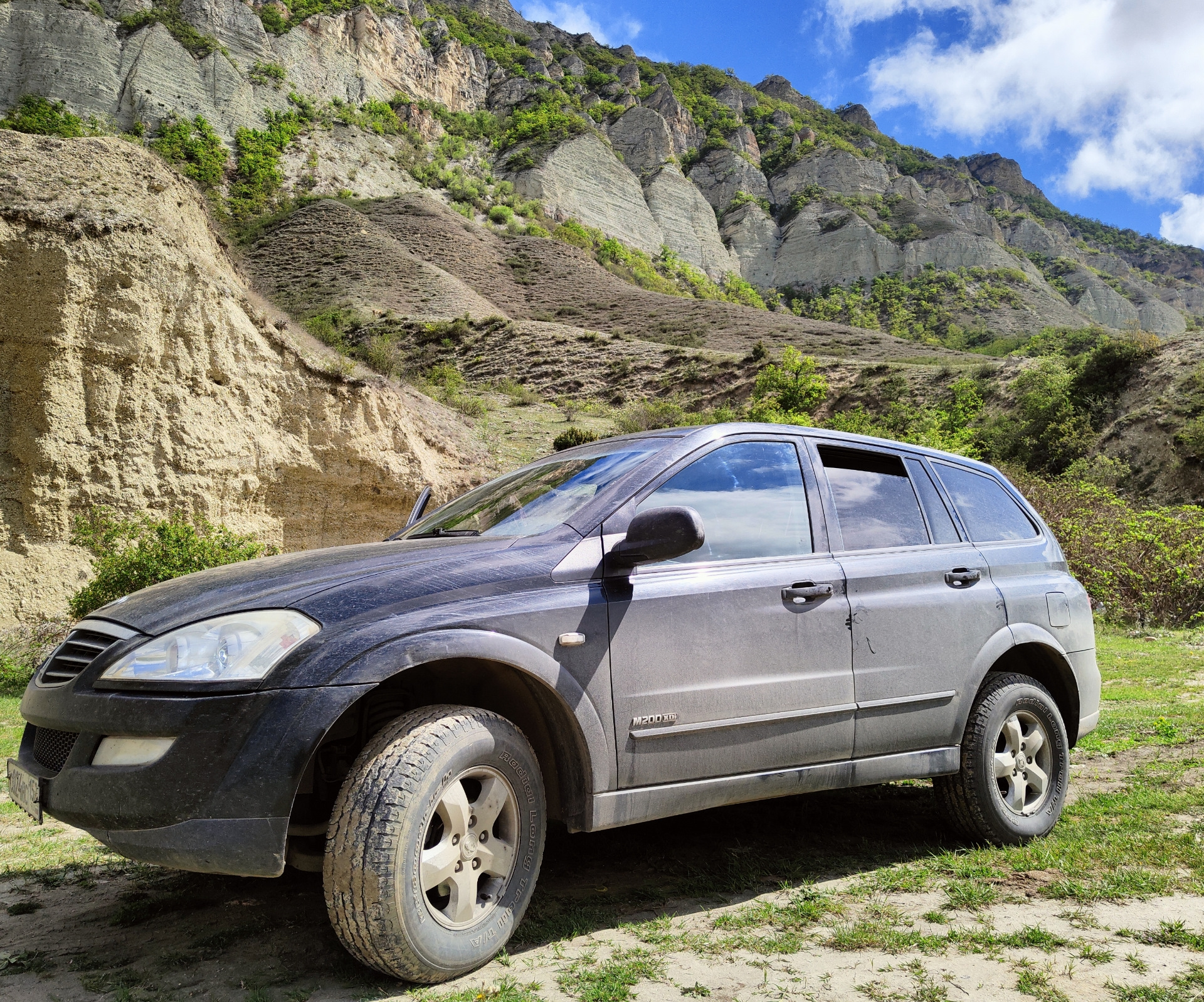 Ssangyong kyron 2. Кайрон 2.0 дизель. Kyron в путешествие. SSANGYONG Kyron вес машины. Кайрон поднятый.