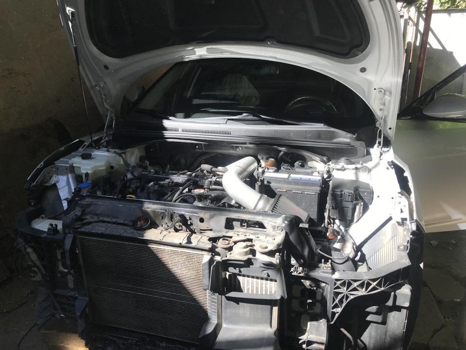 Снятие радиатора и замена задней подушки двигателя — Hyundai Veloster ...