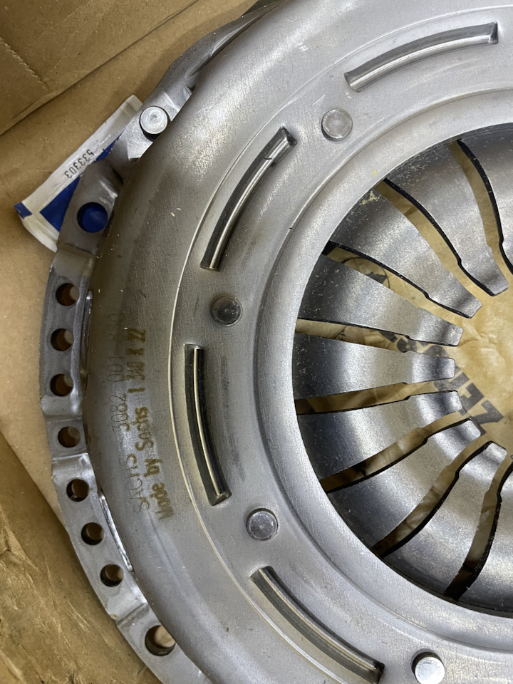 Форд Фокус, МКПП, комплект сцепления с выжимным и сальниками на Ford ...