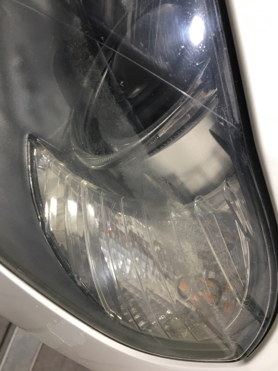 Полировка фар и фонарей пастой AVS — BMW X5 (E70), 3 л, 2009 года ...