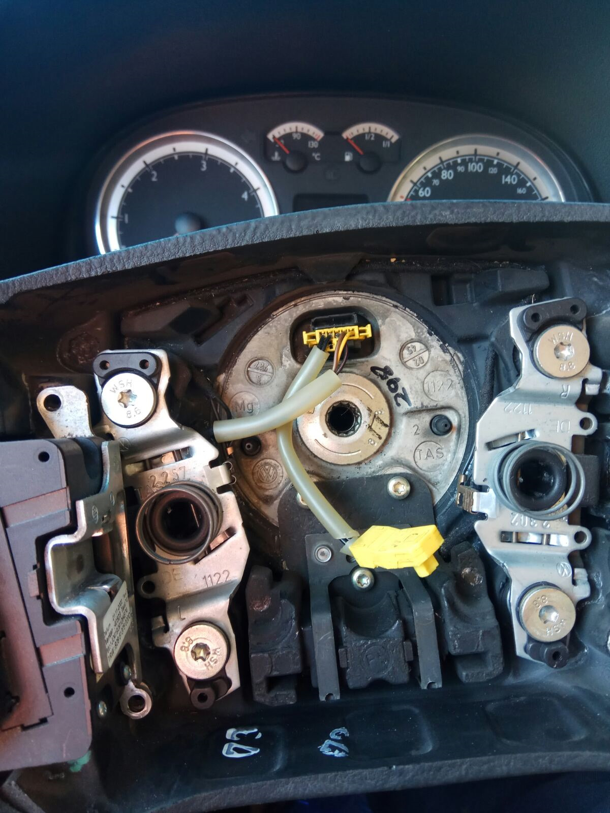 Как подключить мультируль к нештатной магнитоле Swat — Volkswagen Bora ...