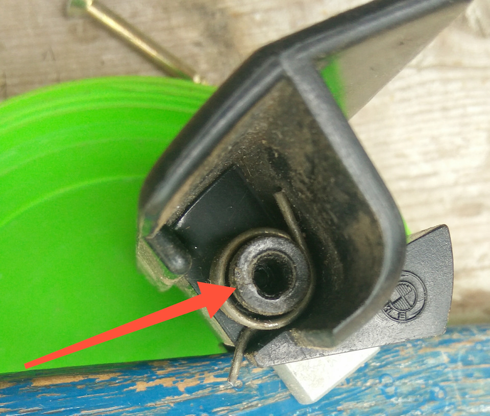 XMAAAgFyruA 960 Как открыть бардачок бмв е34