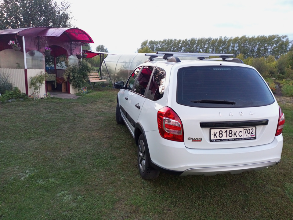 Установка поперечин на рейлинги — Lada Гранта Cross, 1,6 л, 2023 года ...