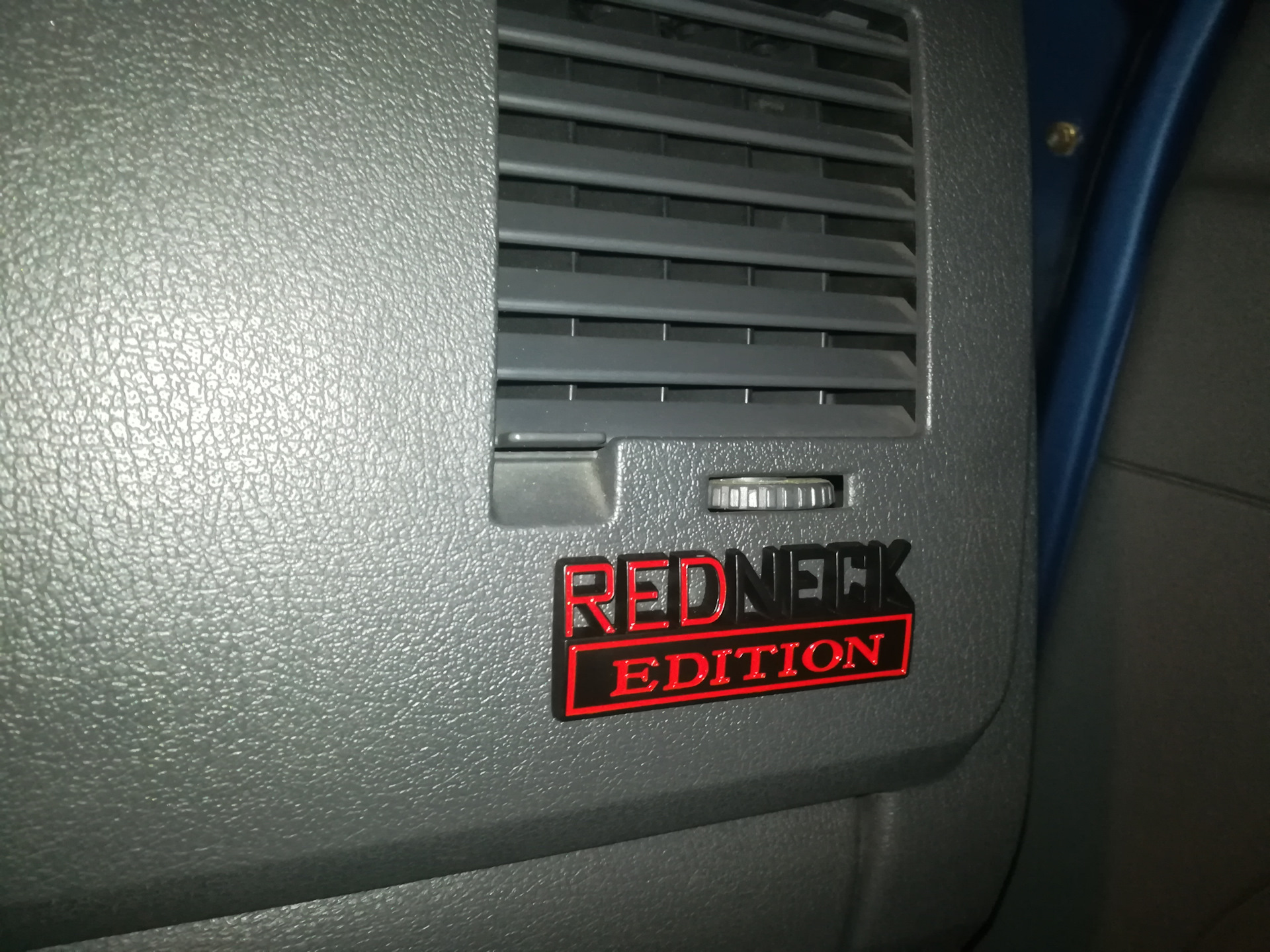 2000 dodge ram heater fan only works on high