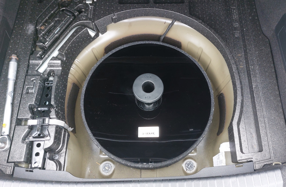 Helix Soundsystem. — Volkswagen Passat B8, 1,8 л, 2015 года автозвук
