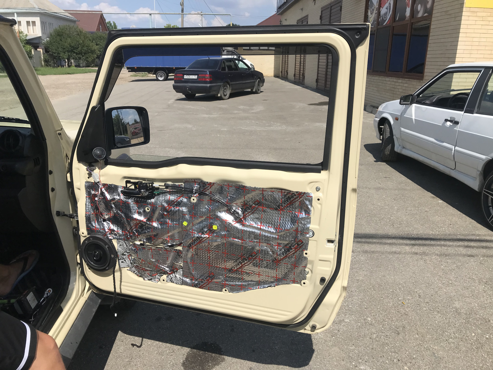 Бюджетный вариант улучшения штатной музыки — Suzuki Jimny (2018), 1,5 л ...