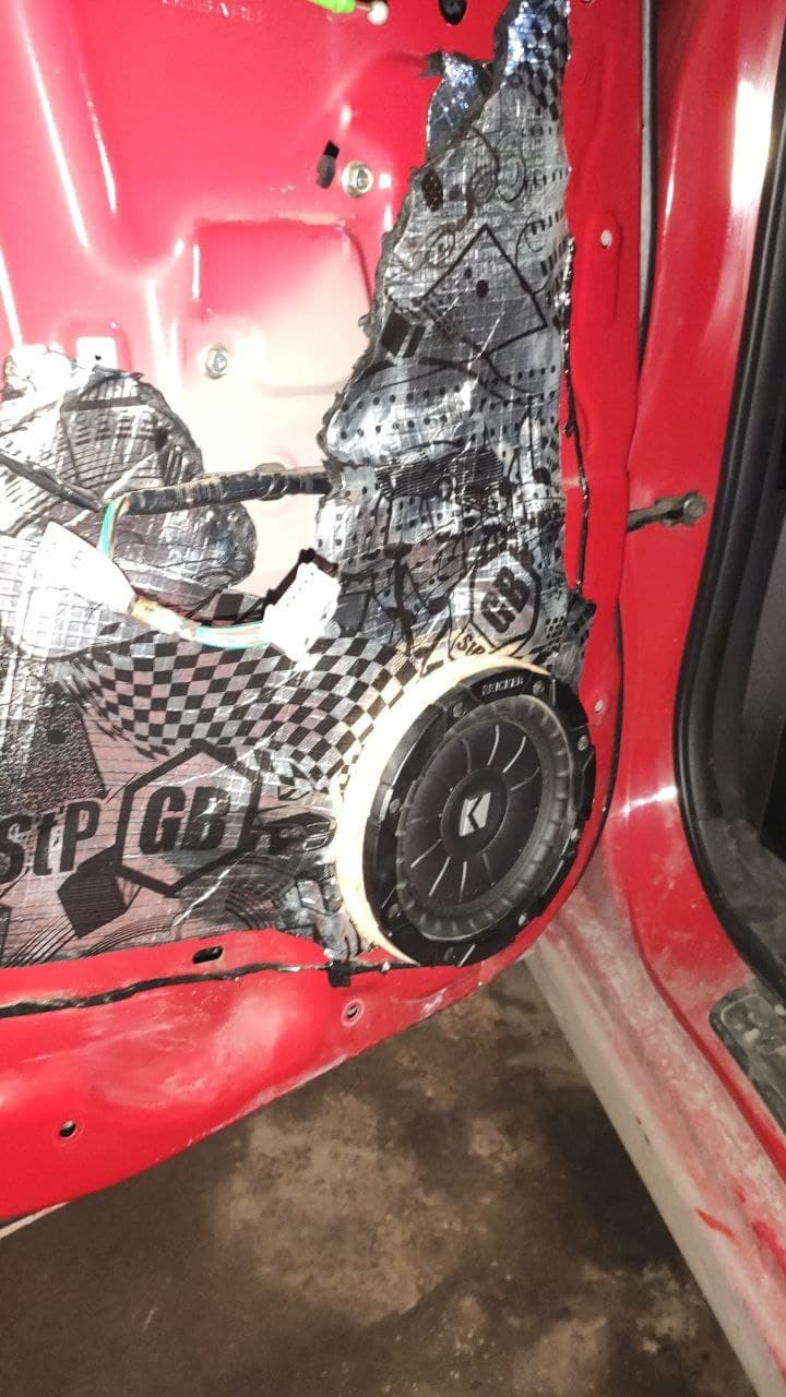 Сабы в задние двери — Subaru Impreza (GE/GH), 1,5 л, 2007 года ...