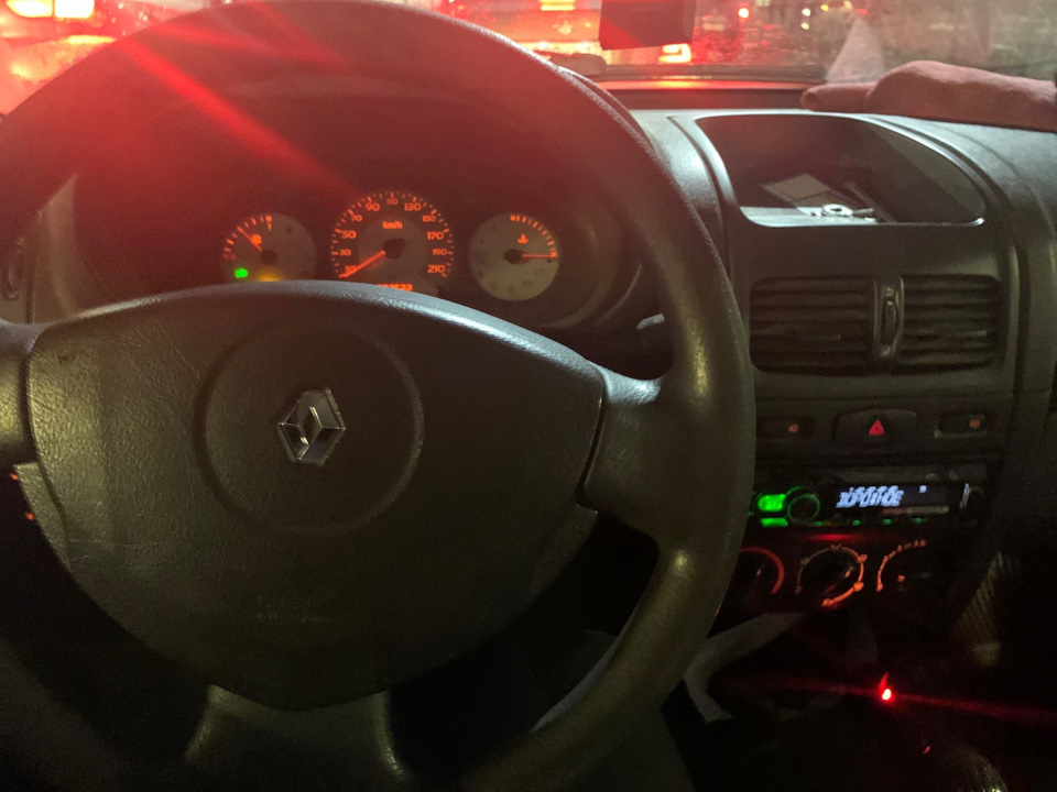 Обрыв ремня генератора — Renault Symbol, 1,4 л, 2007 года | поломка ...