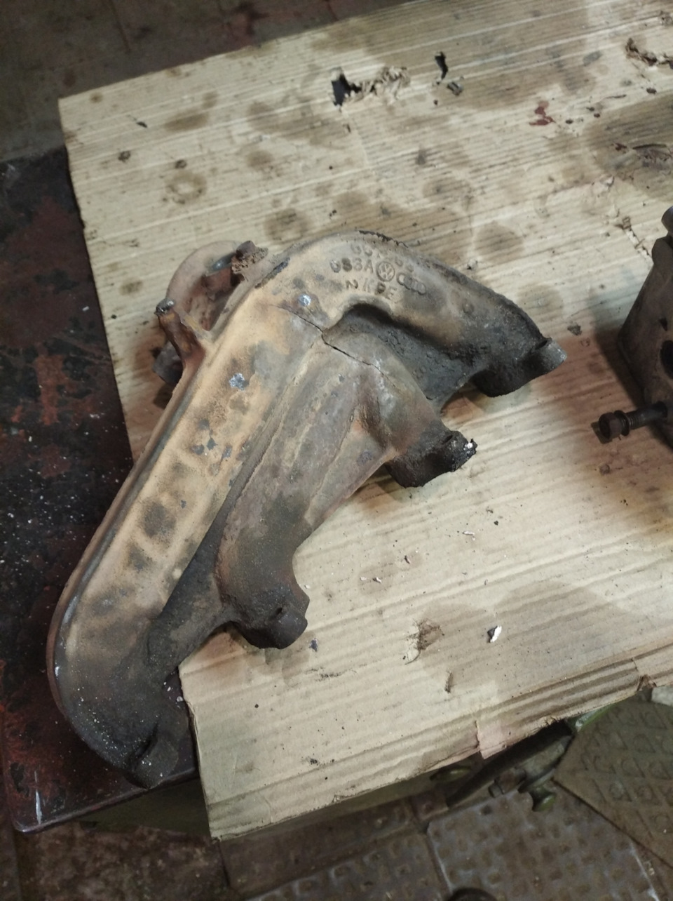 Сварка выпускного коллектора — Volkswagen Passat B3, 1,8 л, 1992 года ...