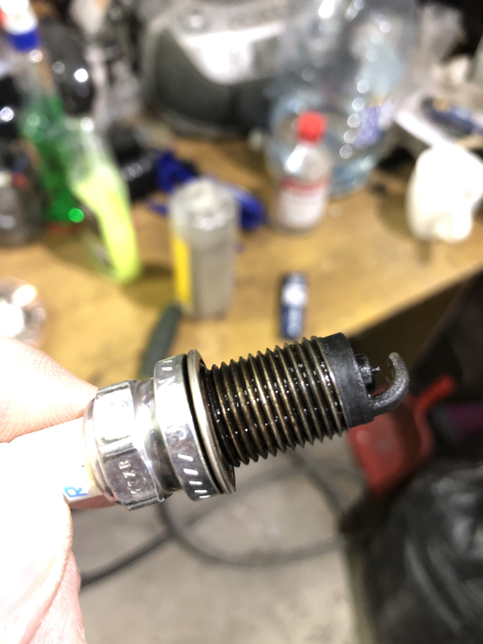 Закидывает маслом свечу 4 цилиндра — Volkswagen Passat CC, 1,8 л, 2012 ...