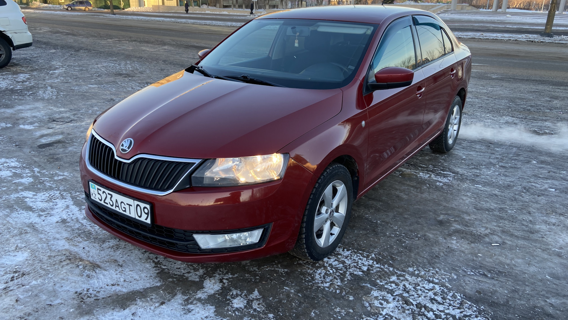 Skoda Rapid (1G) 1.6 бензиновый 2014 | Бордовый а не красный на DRIVE2