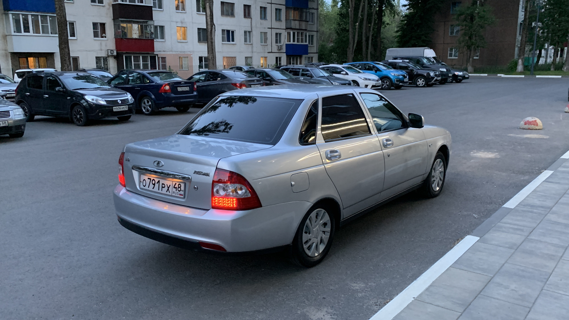 Lada Priora 2 седан Снежка